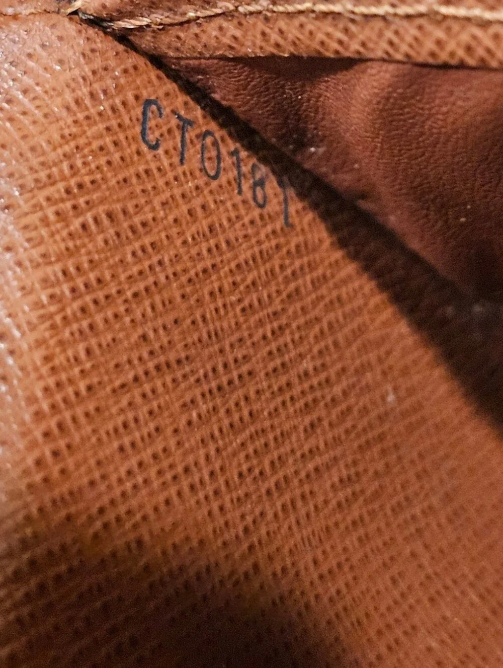 Louis Vuitton Monogram Canvas Bi-fold Cardholder